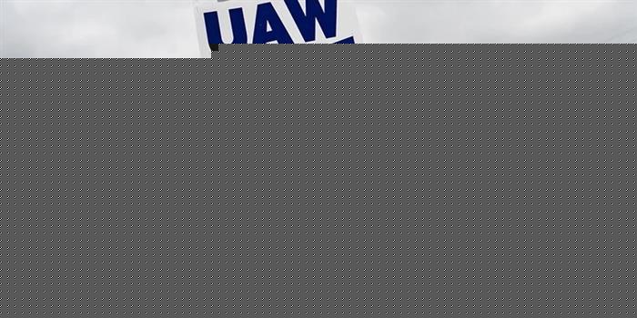 暂定加薪25%！福特工人罢工“